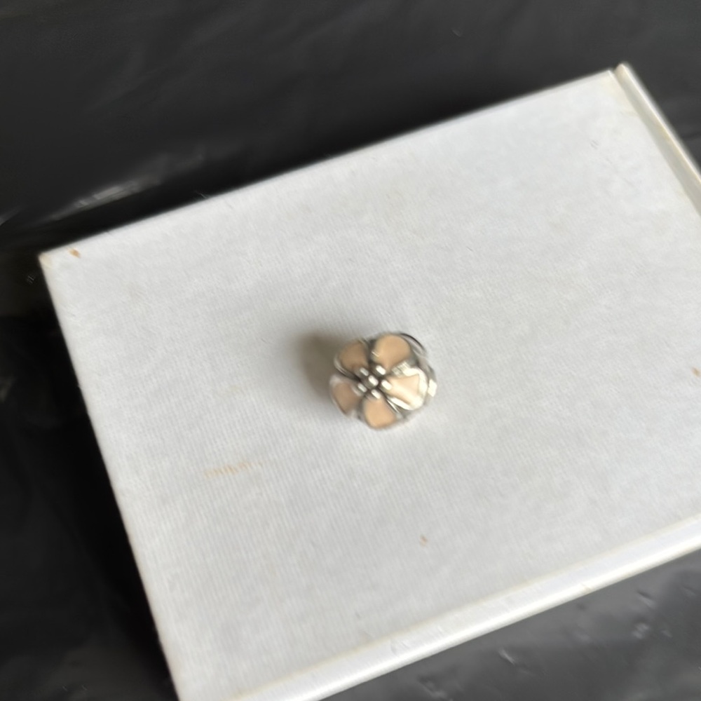 Pandora Silver and Cream Floral Clip